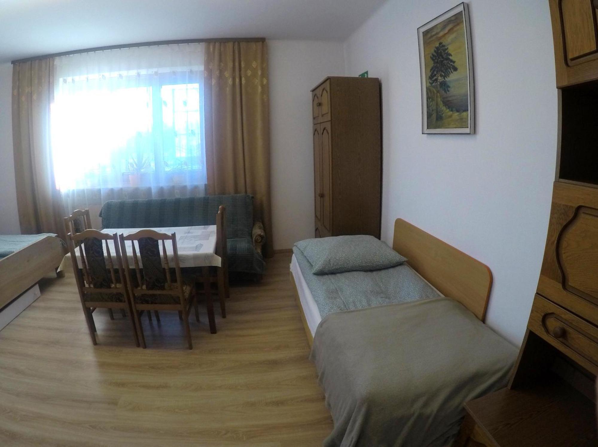 Pokoje Goscinne, Mieszkanie Na Wynajem W Swidniku K Lublina Exterior foto